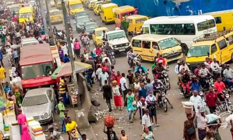 Embouteillages monstrueux à Kinshasa : " Vous nous accusez pour  [...]
