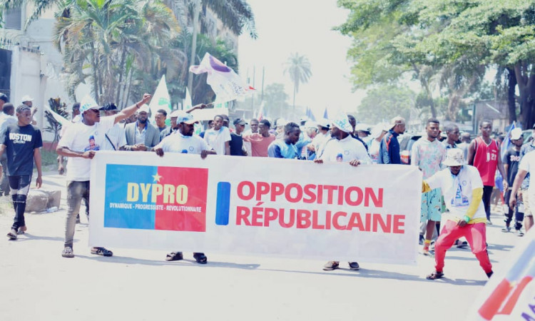 Kinshasa : la Dypro a tenu sa marche "patriotique" et a exho [...]